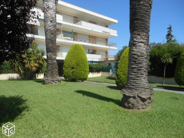 Апартаменты Studio Golfe Juan, Plages, Parking, Climatisation Валлорис Экстерьер фото
