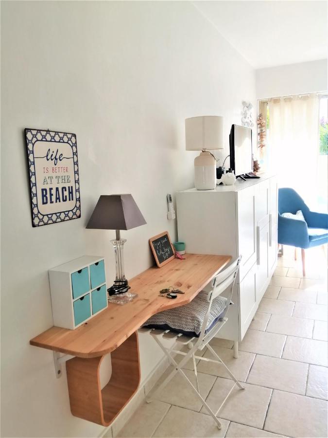 Апартаменты Studio Golfe Juan, Plages, Parking, Climatisation Валлорис Экстерьер фото